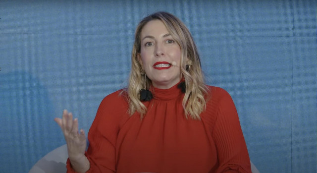 La presidenta de la Junta de Extremadura y líder del PP en la comunidad, María Guardiola, interviene en el acto 'Construir España desde las Comunidades Autónomas', en A Coruña