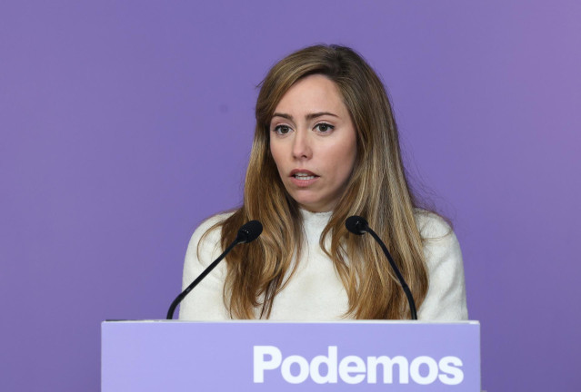 La secretaria de discurso, acción institucional y portavoz adjunta de Podemos, María Teresa Pérez, ofrece una rueda de prensa, en la sede del Partido, a 15 de enero de 2024, en Madrid (España).