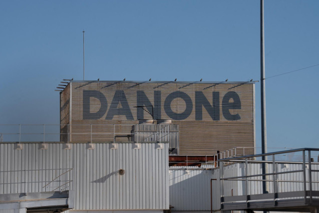 Fachada de la fábrica de Danone España, a 12 de enero de 2024, en Parets del Vallès, Barcelona