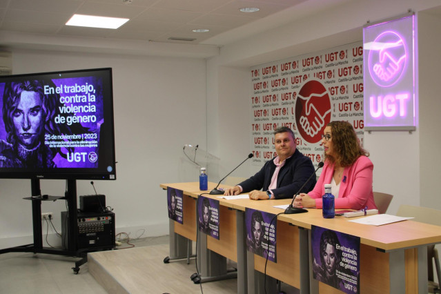 Archivo - La consejera de Igualdad de Castilla-La Mancha, Sara Simón, participa en la campaña 'Súmate al cambio' de UGT.