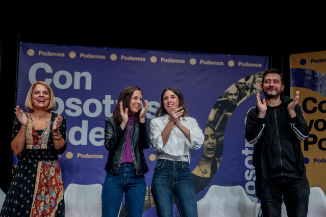 Archivo - (I-D) La diputada de Podemos, Noemí Santana, la secretaria general de Podemos y ministra de Derechos Sociales y Agenda 2030 en funciones, Ione Belarra, la secretaria de Acción de Gobierno de Podemos y ministra de Igualdad en funciones, Irene Mon