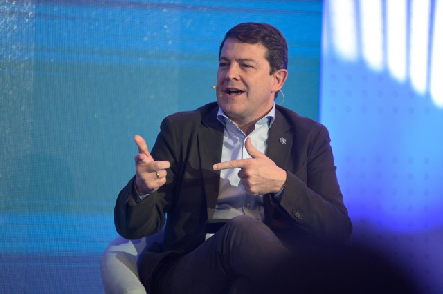 Archivo - El presidente de la Junta de Castilla y León, Alfonso Fernández Mañueco, interviene durante un acto del Partido Popular, en Palexco, a 14 de enero de 2024, en A Coruña, Galicia (España).