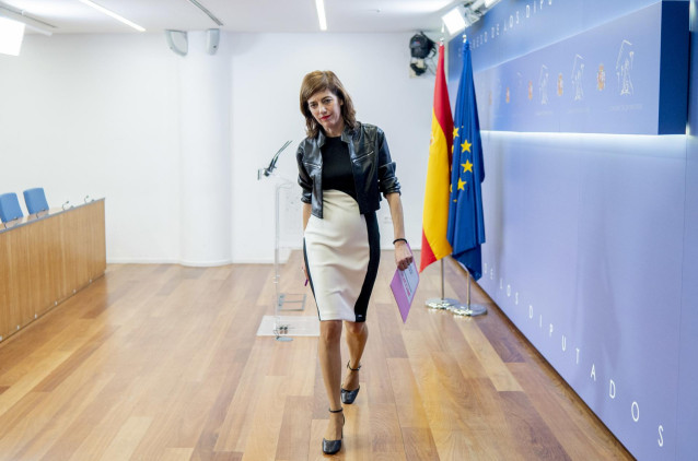 La portavoz de Sumar en el Congreso, Marta Lois, a su salida de una rueda de prensa posterior a la Junta de Portavoces, a 16 de enero de 2024, en Madrid (España).