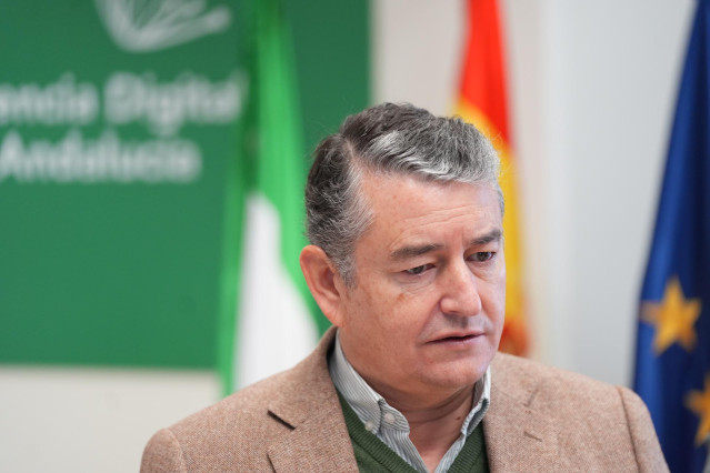 El consejero de la Presidencia, Interior, Diálogo Social y Simplificación Administrativa, Antonio Sanz