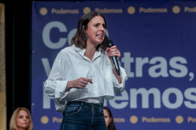 Archivo - La secretaria de Acción de Gobierno de Podemos y ministra de Igualdad en funciones, Irene Montero, interviene durante una Conferencia Política del partido, en el Círculo de Bellas Artes, a 4 de noviembre de 2023, en Madrid (España).