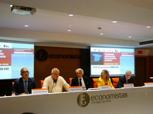 Osé Emilio Boscá, Ángel de la Fuente, Valentín Pich, Amelia Pérez Zabaleta y Salvador Guillermo.