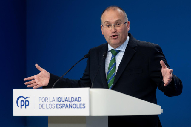 El portavoz del Grupo Parlamentario Popular en el Congreso, Miguel Tellado, durante una rueda de prensa, en la sede del PP, a 3 de enero de 2024, en Madrid (España). Durante la rueda de prensa, ha presentado la enmienda a la totalidad, con texto alternati