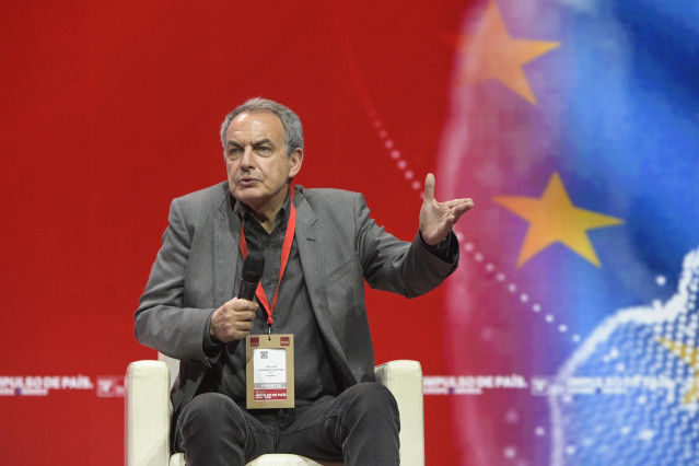 El expresidente del Gobierno y exsecretario general del PSOE, José Luis Rodríguez Zapatero, interviene durante la primera jornada de la Convención Política del Partido Socialista 'Democracias más fuertes’, en Palexco, a 19 de enero de 2024, en A Coruña.