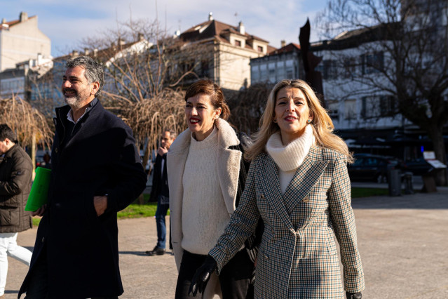Archivo - La candidata de Sumar Galicia a la presidencia de la Xunta, Marta Lois y la vicepresidenta segunda y ministra de Trabajo y Economía Social, Yolanda Díaz, a 20 de enero de 2024, en Vilagarcía de Arousa, Pontevedra.