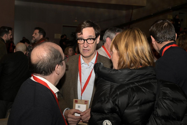 Archivo - El primer secretario del PSC, Salvador Illa, durante la primera jornada de la Convención Política del Partido Socialista 'Democracias más fuertes’, en Palexco, a 19 de enero de 2024, en A Coruña, Galicia (España). El PSOE celebra desde hoy hasta