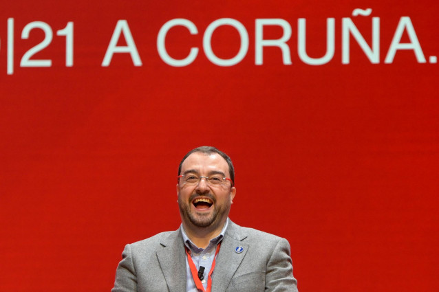 El presidente del Principado de Asturias, Adrián Barbón, durante la convención política del PSOE, a 20 de enero de 2024, en A Coruña, Galicia (España). El PSOE celebra durante el fin de semana su Convención Política bajo el lema ‘Impulso de país’. Durante
