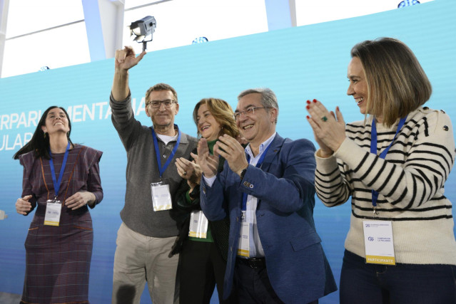 Feijóo y otros dirigentes del PPdeG durante la Interparlamentaria.