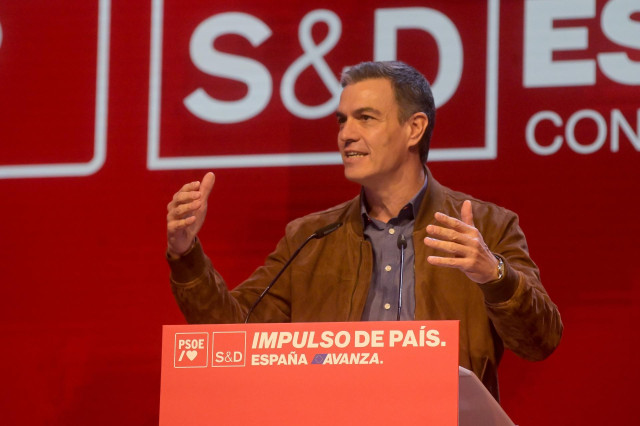 El presidente del Gobierno, Pedro Sánchez, interviene durante la clausura de la convención política del PSOE, a 21 de enero de 2024, en A Coruña, Galicia (España).