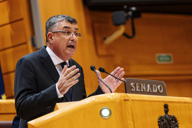 Archivo - El senador de Compromís Enric Xavier Morera interviene durante una sesión plenaria, en el Senado, a 14 de noviembre de 2023, en Madrid (España). La Comisión de Reglamento del Senado ha avalado la reforma propuesta por el PP para dilatar hasta do