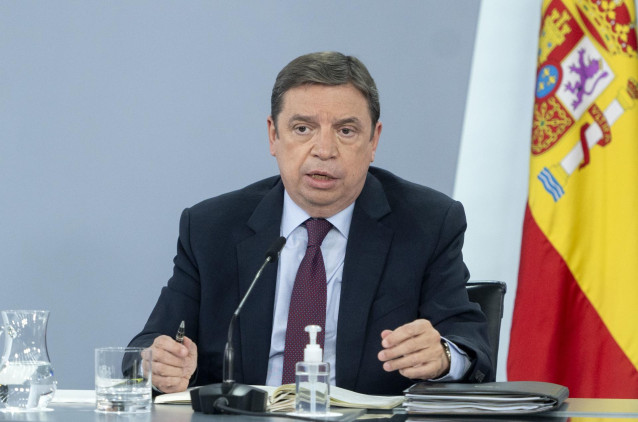 Archivo - El ministro de Agricultura, Pesca y Alimentación, Luis Planas, comparece tras la reunión del Consejo de Ministros en Moncloa, a 28 de diciembre de 2021, en Madrid (España).