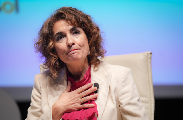 La vicepresidenta primera del Gobierno y ministra de Hacienda, María Jesús Montero, durante su participación en los Encuentros SER, a 12 de enero del 2024 en Sevilla (Andalucía, España).