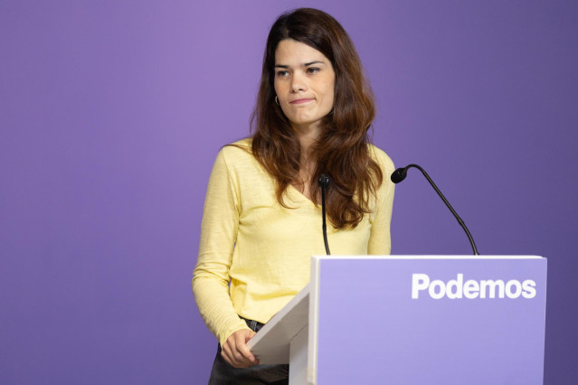 Archivo - La portavoz de Podemos, Isa Serra, ofrece una rueda de prensa, en la sede de Podemos, a 30 de octubre de 2023, en Madrid (España).