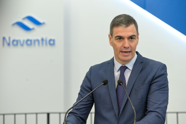 Archivo - El presidente del Gobierno, Pedro Sánchez, interviene durante su visita a las instalaciones del astillero de Navantia, a 24 de enero de 2024, en Ferrol, A Coruña, Galicia (España). Sánchez ha visitado Ferrol, en plena precampaña de las eleccione
