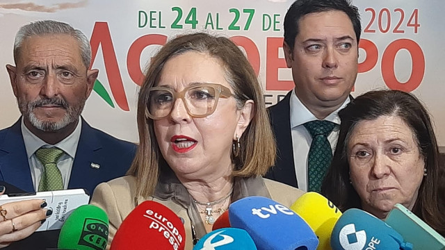 La consejera de Agricultura lamenta que el proyecto de regadío en Tierra de Barros haya sido la 