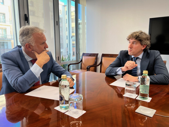 Reunión del ministro de Política Territorial, Ángel Víctor Torres, con el líder del PSE-EE, Eneko Andueza