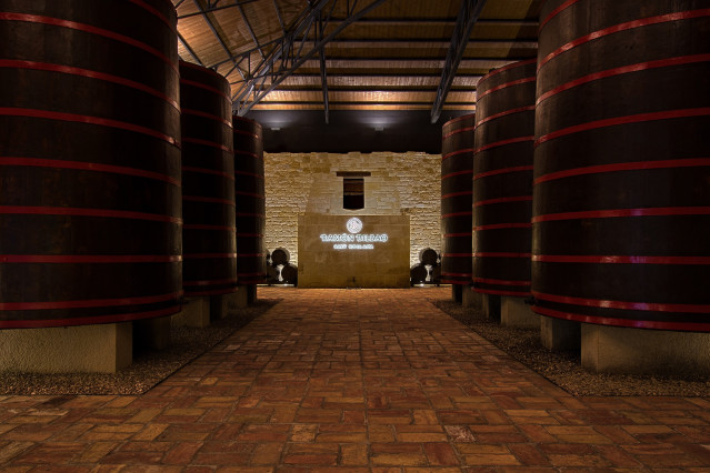 Interior de bodega Ramón Bilbao