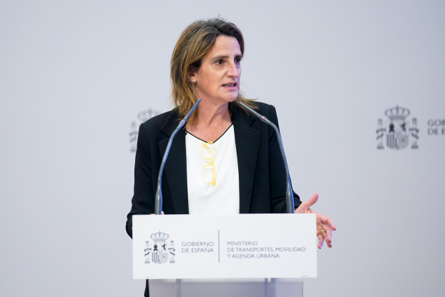 Archivo - La vicepresidenta cuarta y ministra para la Transición Ecológica y el Reto Demográfico, Teresa Ribera, durante una rueda de prensa, a 12 de mayo de 2021 en Madrid (España). Los titulares de Transportes y de Transición Ecológica comparecen este m