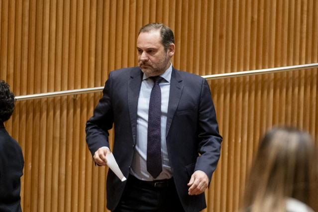 Archivo - El exministro de Transportes y presidente de la comisión de interior José Luis Ábalos durante la actividad ordinaria de la comisión de interior el día en el que se constituyen 28 comisiones, en el Congreso de los Diputados, a 4 de diciembre de 2