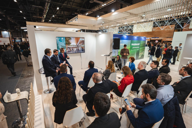 Stand de Adif en Ifema 2024