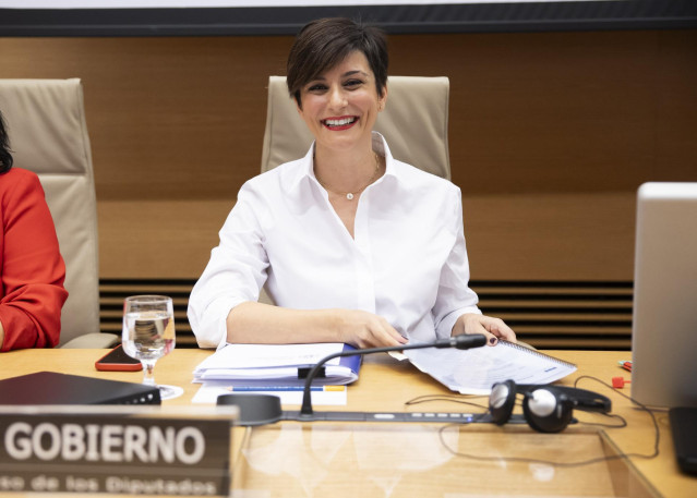 La ministra de Vivienda y Agenda Urbana, Isabel Rodríguez durante su comparecencia en la Comisión de Vivienda y Agenda Urbana del Congreso de los Diputados para presentar las principales líneas de actuación del departamento para esta legislatura.