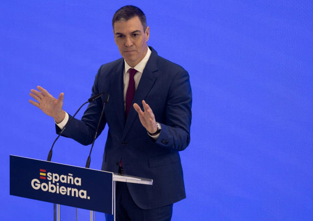 El presidente del Gobierno, Pedro Sánchez, interviene durante el acto 'Sostenibilidad social: diseñar hoy el turismo del mañana', en el stand de Turespaña, en IFEMA Madrid, a 26 de enero de 2024, en Madrid, (España).