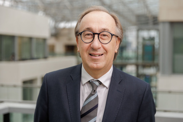 Archivo - LONDON, UK:  Fernando Candela (Chief Transformation Officer) from IAG, photogrqaphed at London Heathrow on 12 January 2023  (Picture by Nick Morrish)