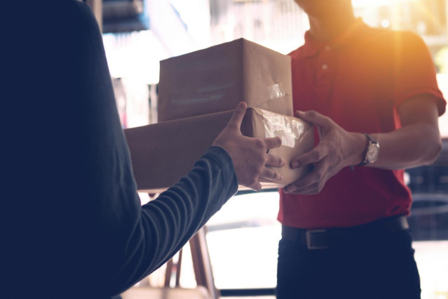 Imagen recurso de trabajadores del sector logístico