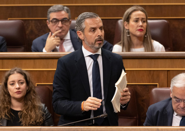 Archivo - El coordinador del área económica del PP, Juan Bravo, en el Congreso de los Diputados