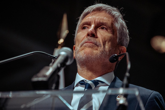 Archivo - El ministro del Interior, Fernando Grande-Marlaska, inerviene durante la inauguración de la exposición fotográfica 'Ella-Chipre en femenino', en el Círculo de Bellas Artes, a 7 de noviembre de 2023, en Madrid (España).