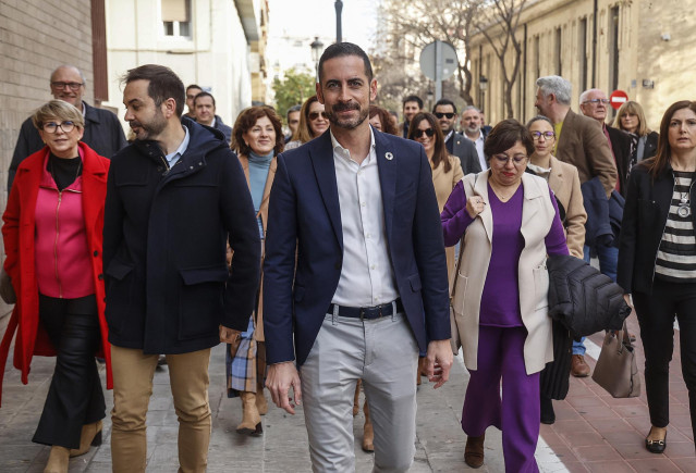 El secretario general del PSPV de la provincia de Valencia y alcalde de Mislata, Carlos Fernández Bielsa, a su llegada al comité nacional del PSPV, celebrado este sábado en València