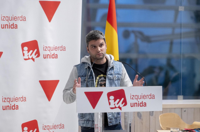 Archivo - El responsible federal de Estrategia y Elaboración Política, Ángel de la Cruz, interviene durante una reunión de la Coordinadora Federal de IU, en el Espacio Ecooo, a 1 de diciembre de 2023, en Madrid (España).