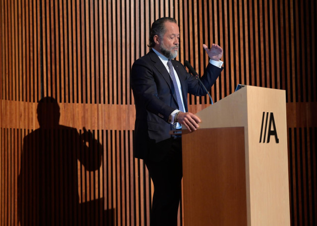 Archivo - El presidente de Abanca, Juan Carlos Escotet, durante la inauguración de la exposición internacional ‘Al: More than human’, en la sede de Afundación Obra Social de ABANCA, a 5 de septiembre de 2022, en A Coruña, Galicia (España). El proyecto sob