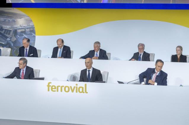 Archivo - Vista general de la Junta General Ordinaria de Accionistas de Ferrovial, en el auditorio ONCE, a 13 de abril de 2023, en Madrid (España). Durante la Junta, los accionistas han votado el traslado de la sede social de la empresa a Países Bajos por