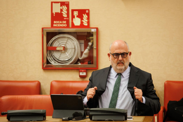 El diputado de Junts, Eduard Pojol, durante la Comisión de Política Territorial, en el Congreso de los Diputados, a 29 de enero de 2024, en Madrid (España).