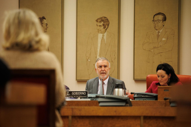 El ministro de Política Territorial y Memoria Democrática, Ángel Víctor Torres, comparece durante la Comisión de Política Territorial, en el Congreso de los Diputados, a 29 de enero de 2024, en Madrid (España). Durante la Comisión, el ministro ha informad