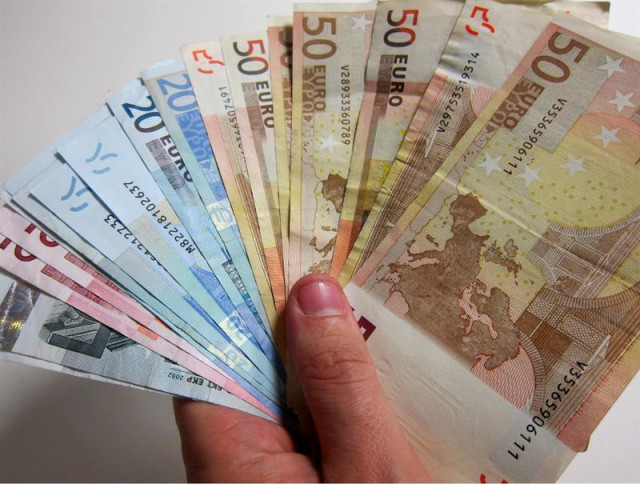 Archivo - El salario medio en España crece un 5,4% anual y se sitúa en los 1.920 euros mensuales en 2023, según Adecco.