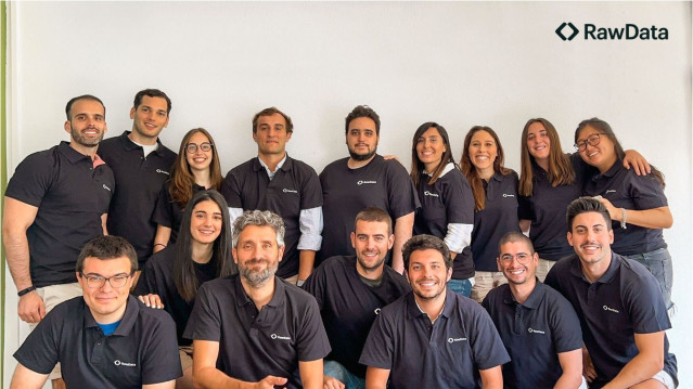 Equipo de Raw Data.