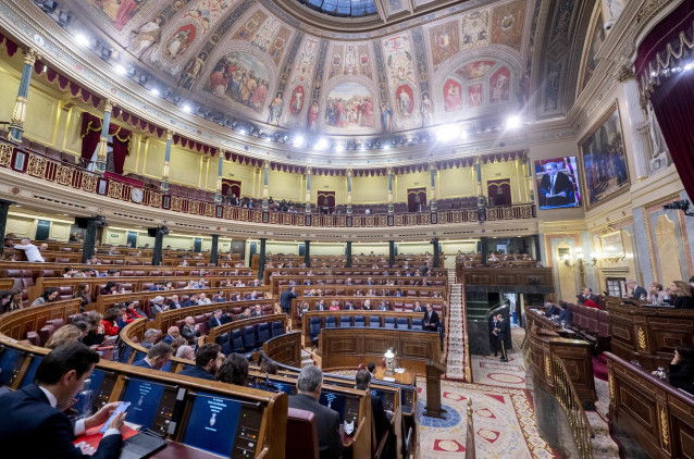 Archivo - Imagen de archivo de una sesión plenaria en el Congreso de los Diputados
