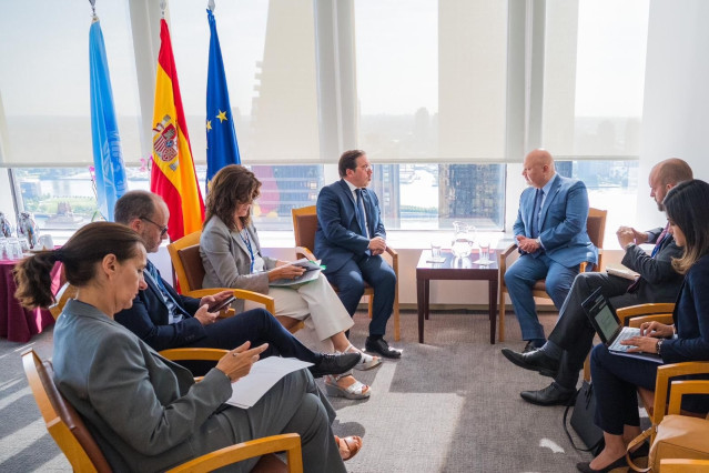 Archivo - El ministro de Asuntos Exteriores, Unión Europea y Cooperación, José Manuel Albares, se reúne en Nueva York con el fiscal jefe del TPI, Karim Khan
