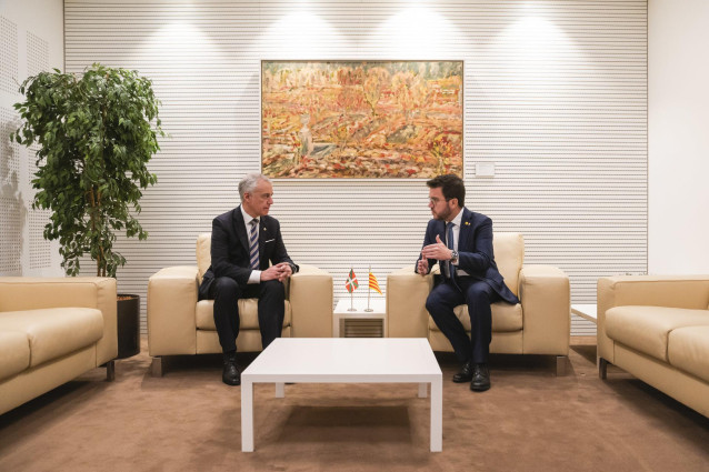 El Lehendakari, Iñigo Urkullu, y el president de la Generalitat, Pere Aragonès, durante su reunión en Bruselas