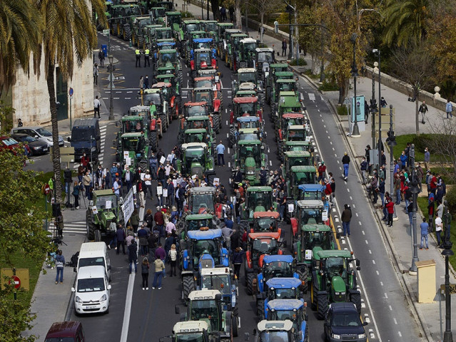 Archivo - Tractorada De Los Agricultores Convocada Por AVA Y La Unió