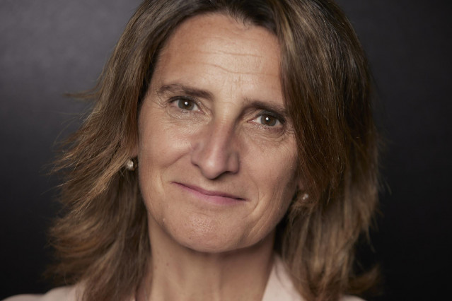 Archivo - La vicepresidenta tercera del Gobierno y ministra para la Transición Ecológica y el Reto Demográfico, Teresa Ribera
