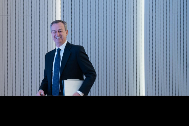 El consejero delegado de Banco Sabadell, César González-Bueno, a su llegada al acto de presentación de resultados 2023, en la sede del Banco Sabadell, a 1 de febrero de 2024, en San Cugat del Vallés, Barcelona, Catalunya (España).