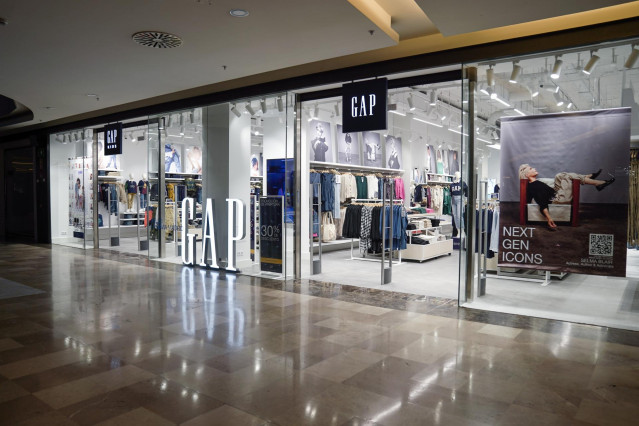 Archivo - Tienda GAP en Madrid