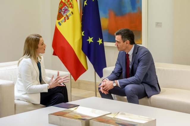 Archivo - La presidenta del Parlamento Europeo, Roberta Metsola, se reúne con el presidente del Gobierno, Pedro Sánchez, en el Palacio de La Moncloa, a 26 de enero de 2023, en Madrid (España).